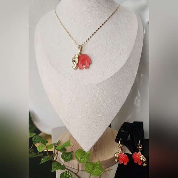 Gold Filled Necklace and Earrings Set Faux Red Jade Elephant - Picture 6 of 9